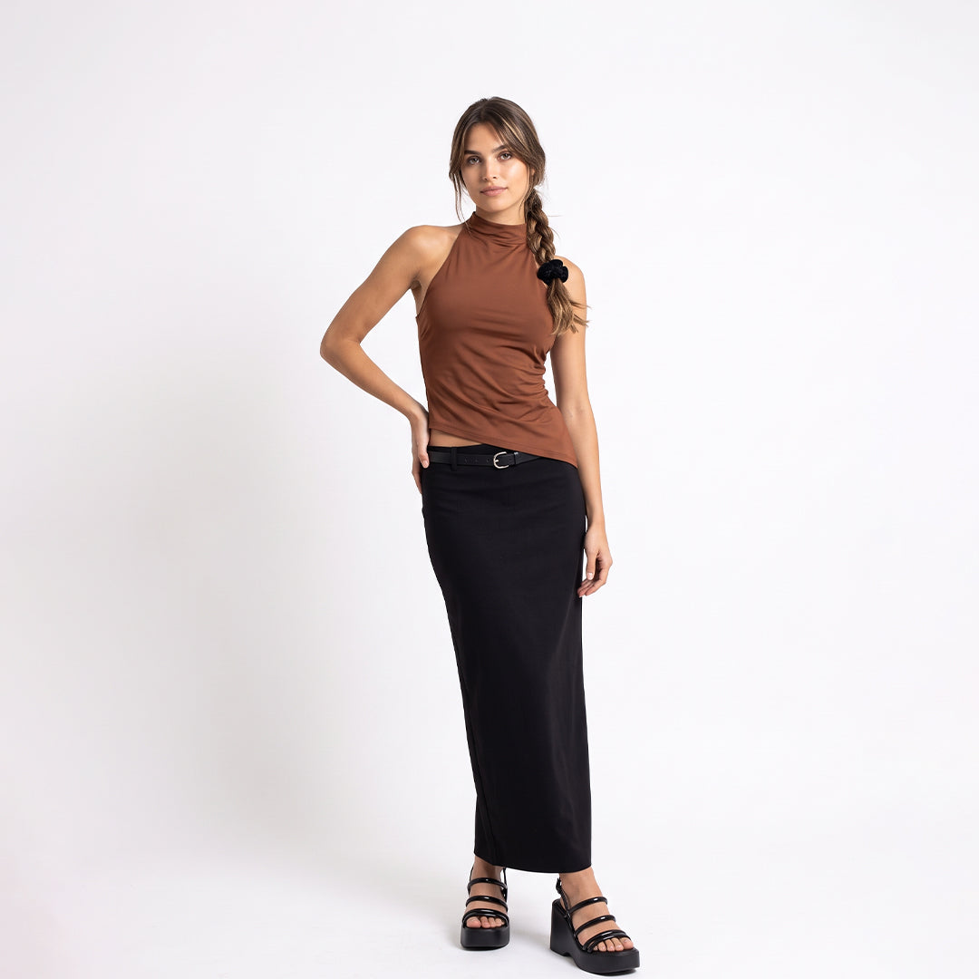 Blusa asimétrica cuello alto