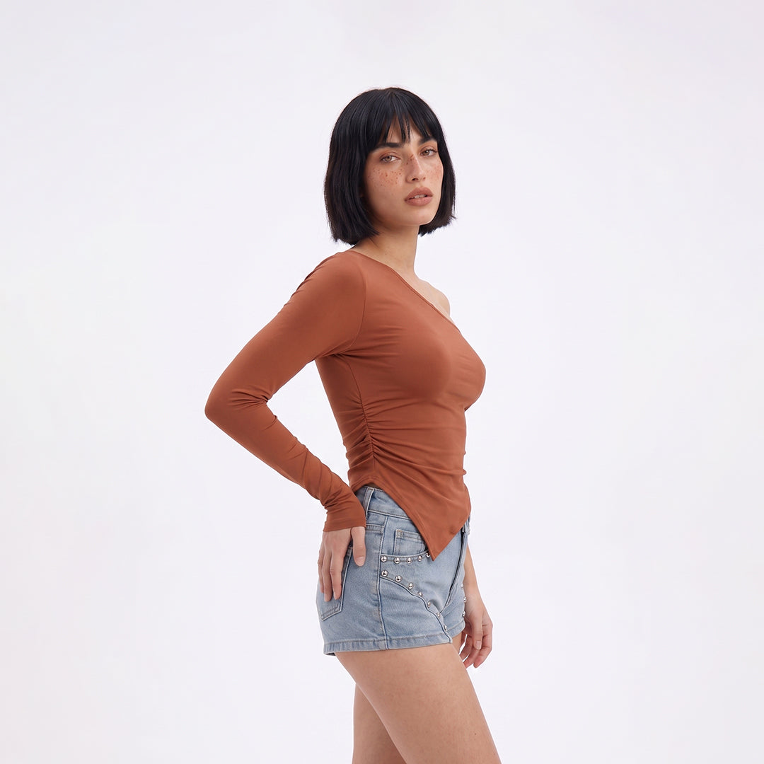 Blusa asimétrica una manga