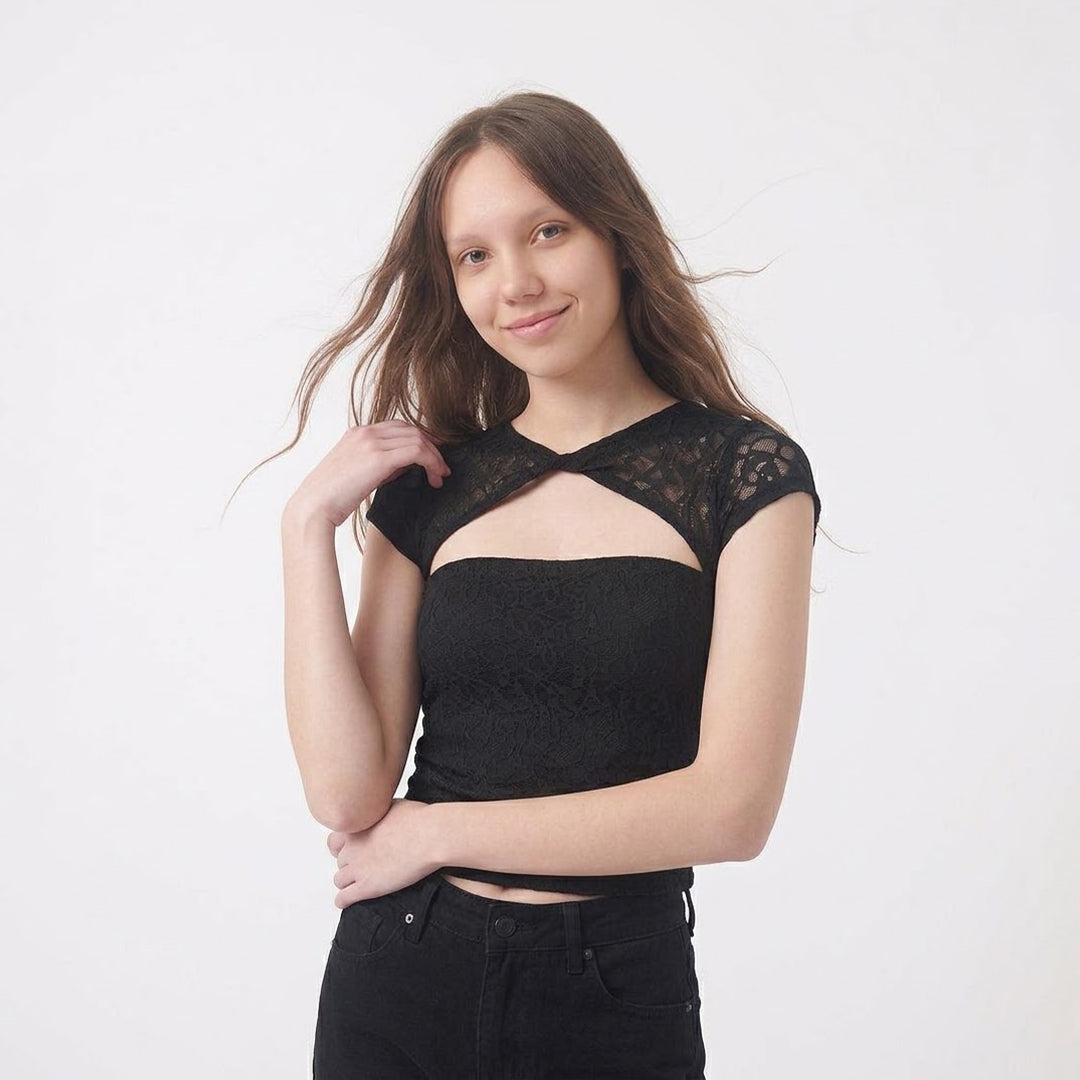 Blusa encaje cut out