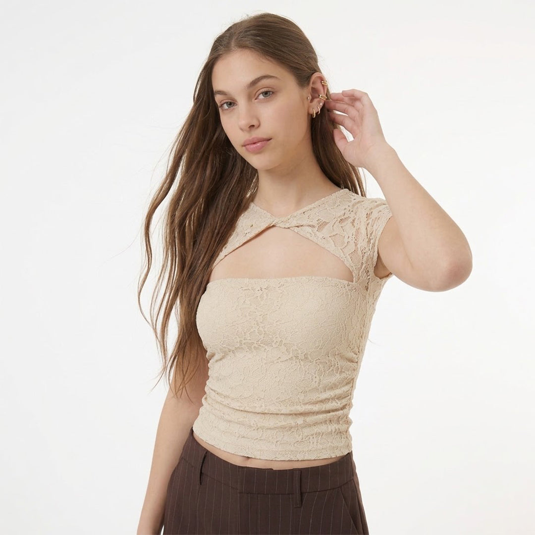 Blusa encaje cut out
