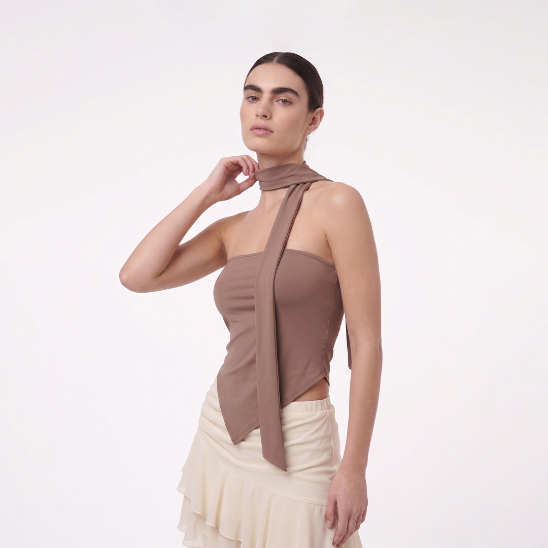 Blusa strapless asimétrica bufanda
