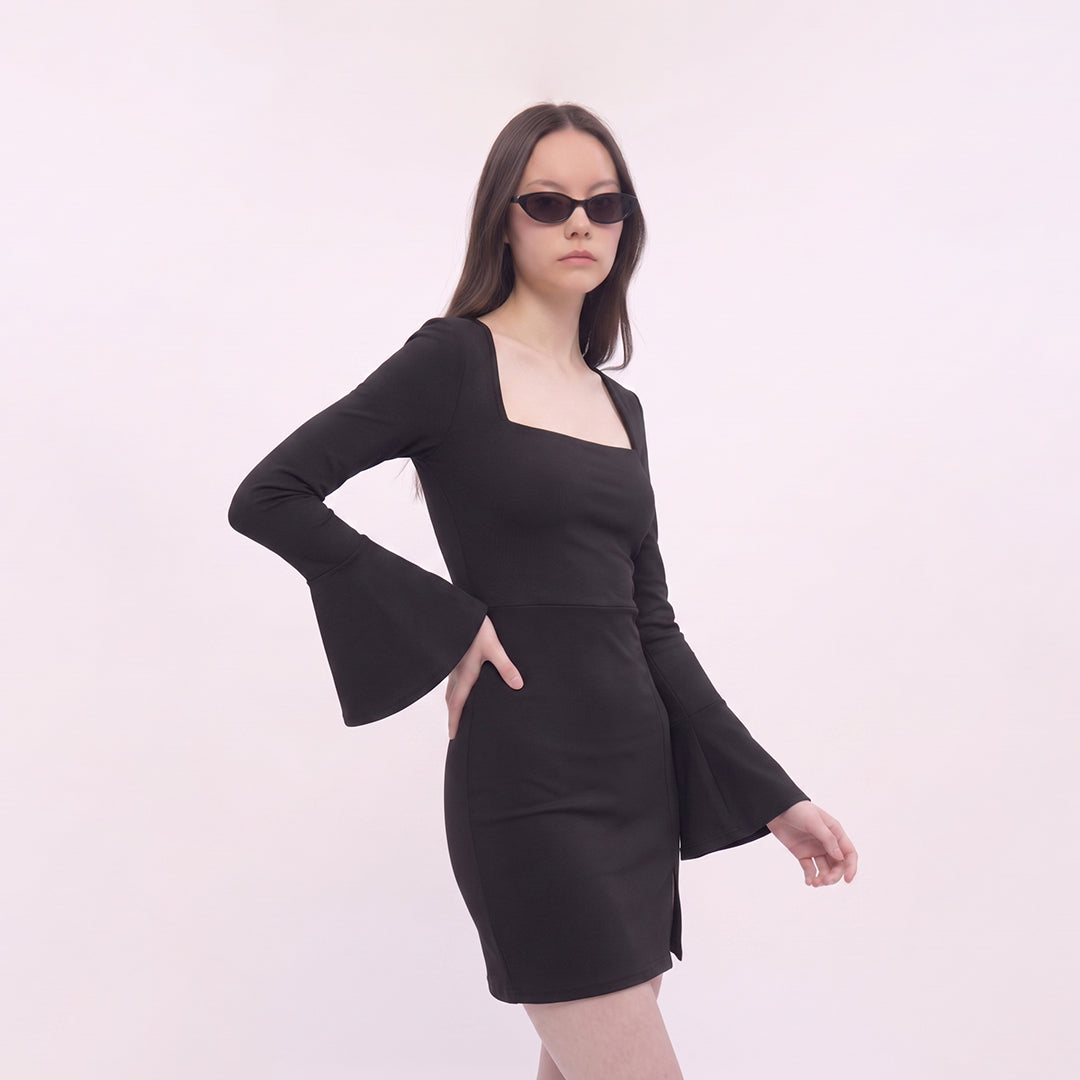 Vestido manga campana