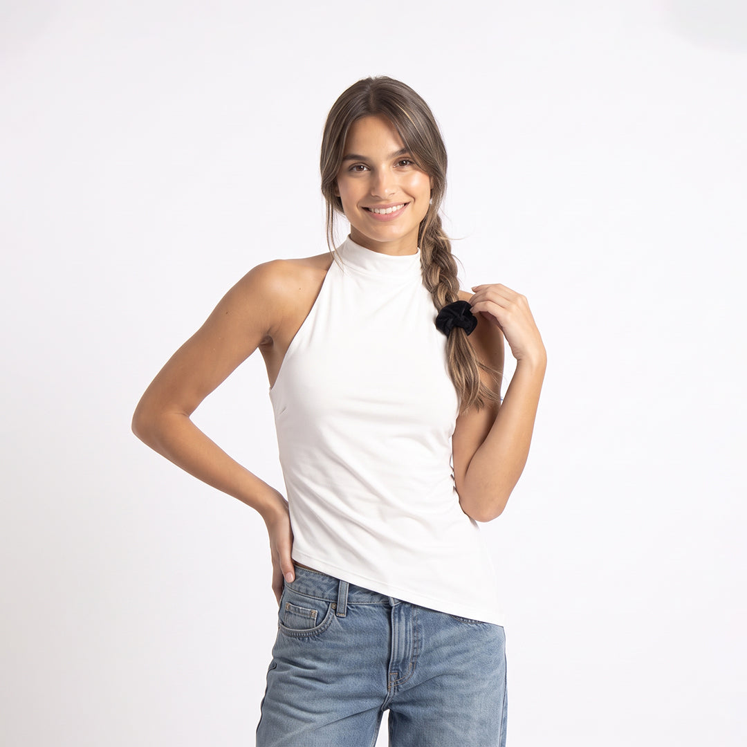 Blusa asimétrica cuello alto